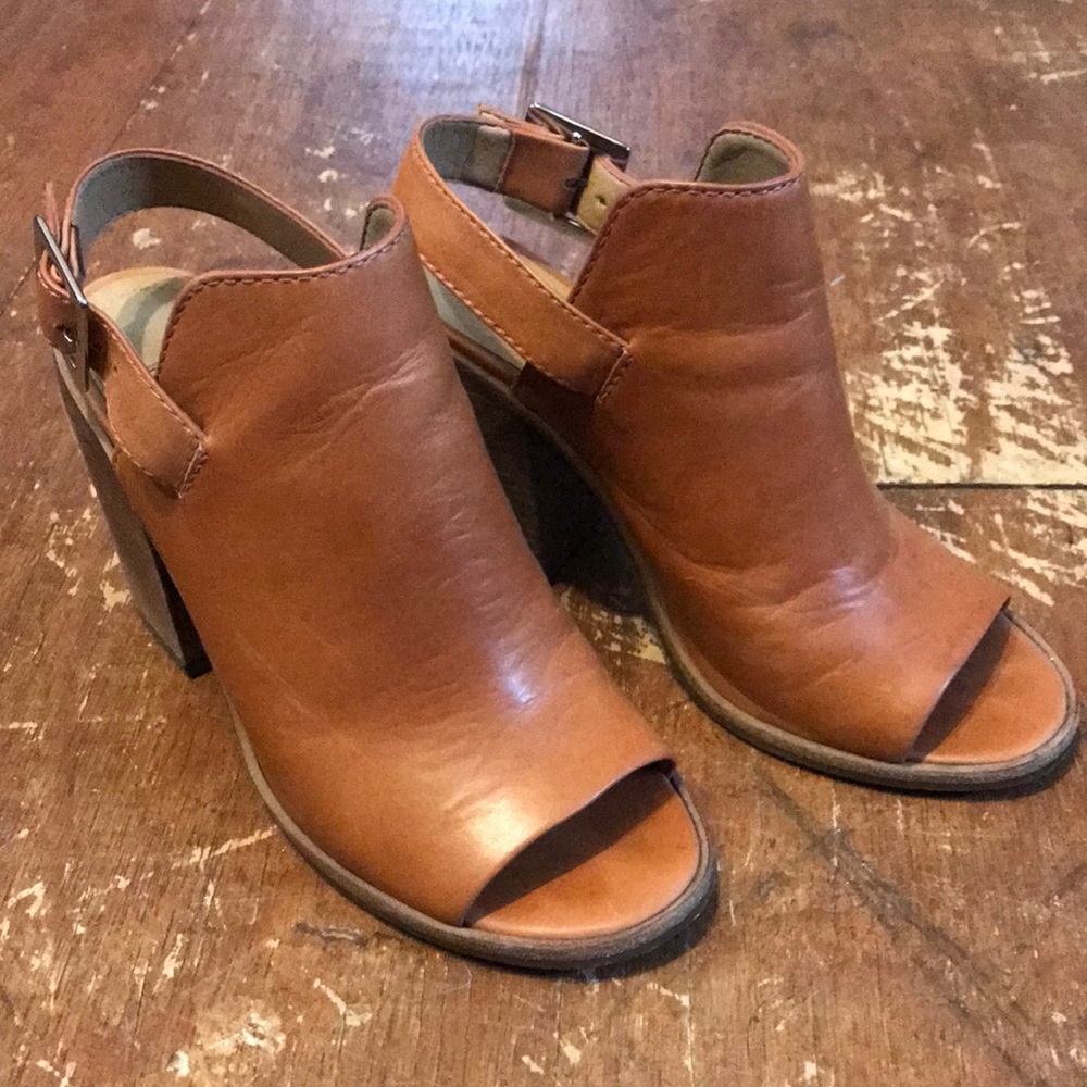Steve Madden Tallen